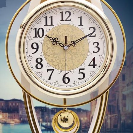 Wall clock jullian
